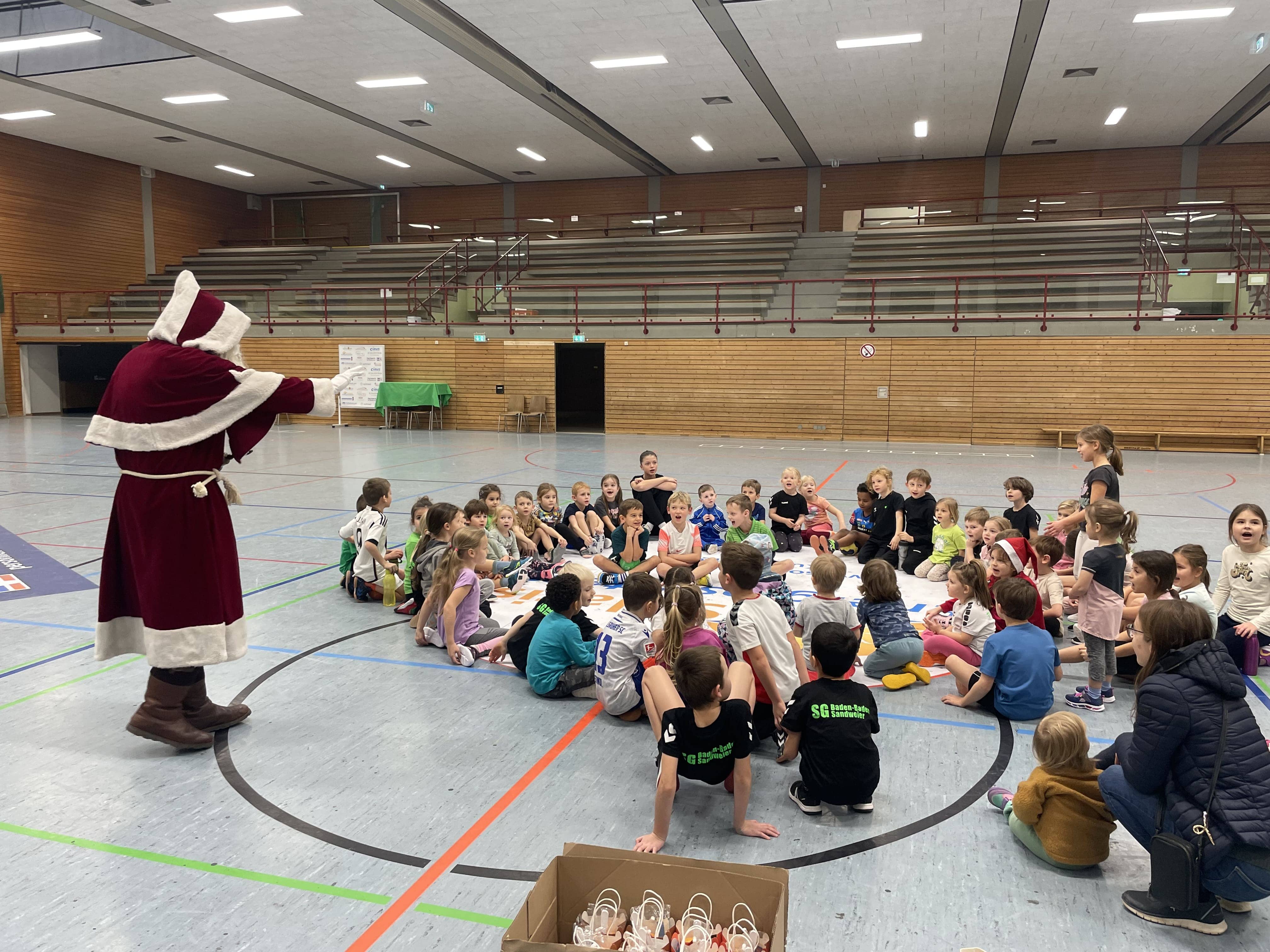 2024 12 13 Nikolausbesuch Minis F Jugend 2