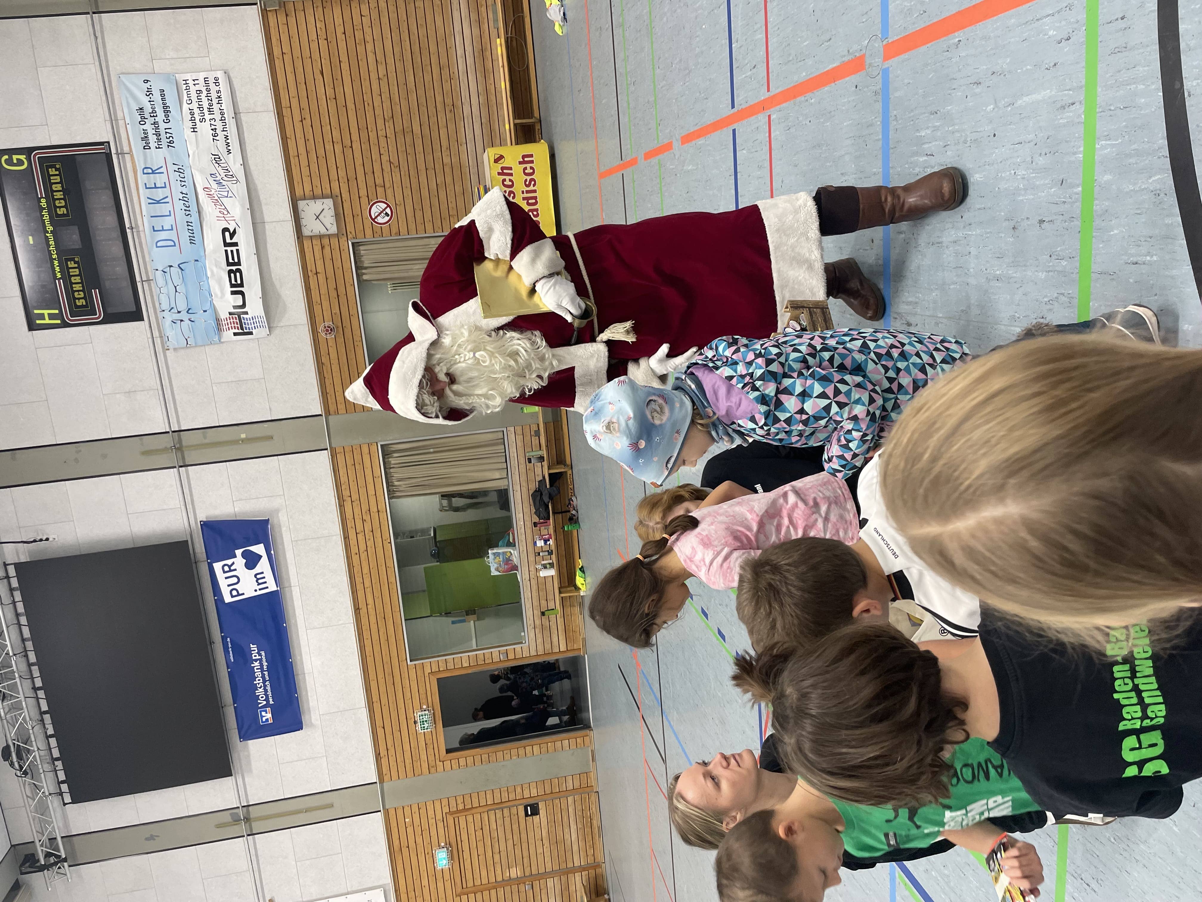 2024 12 13 Nikolausbesuch Minis F Jugend 4
